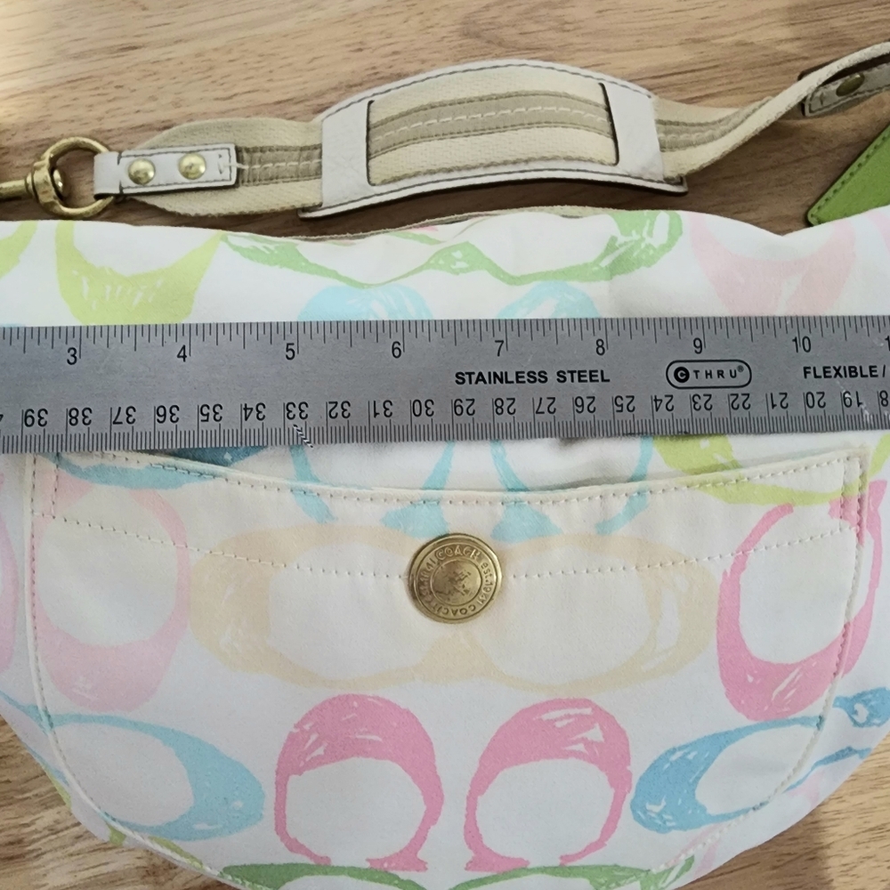 Coach Purse 👛 - Picture 13 of 16